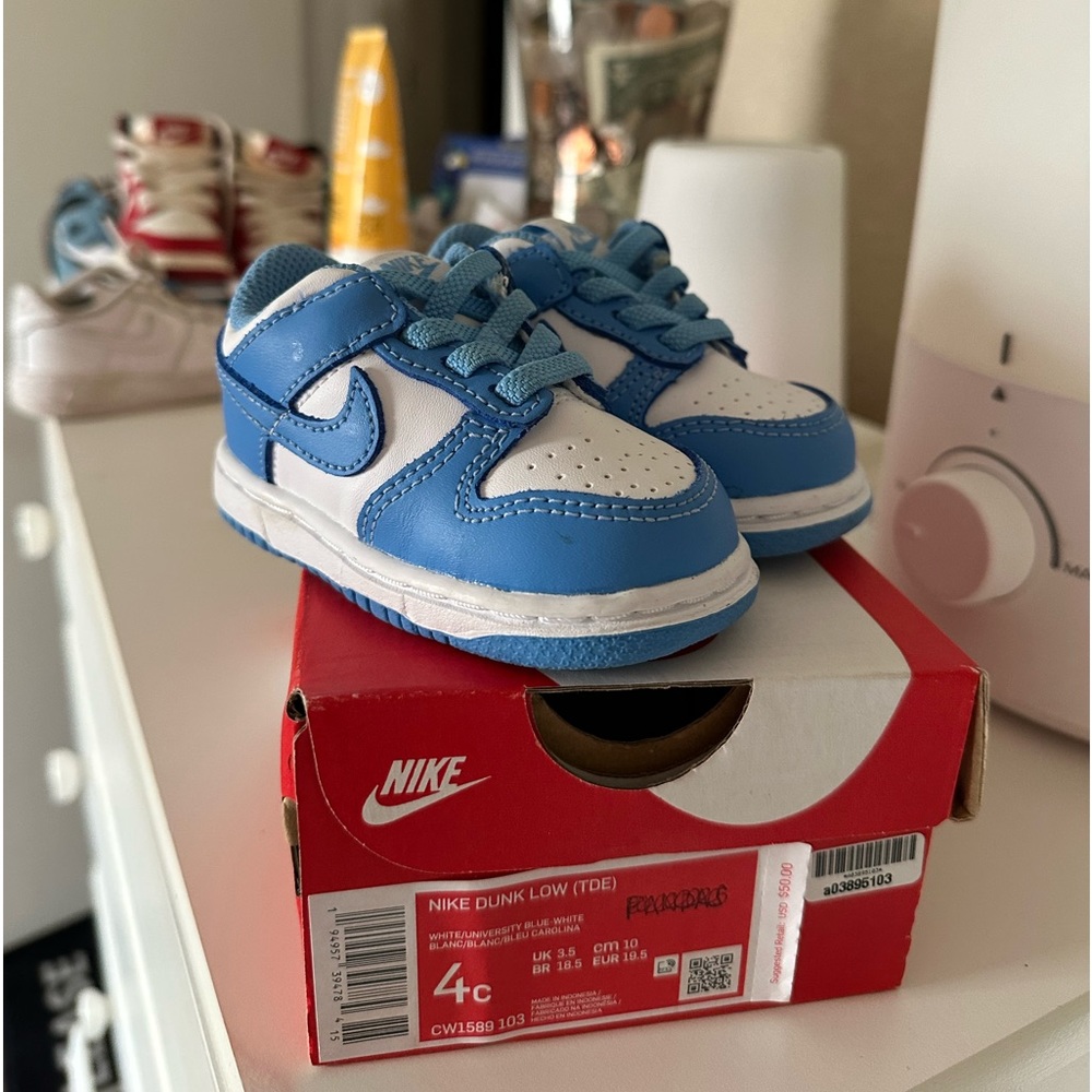 Nike dunk low “university blues”